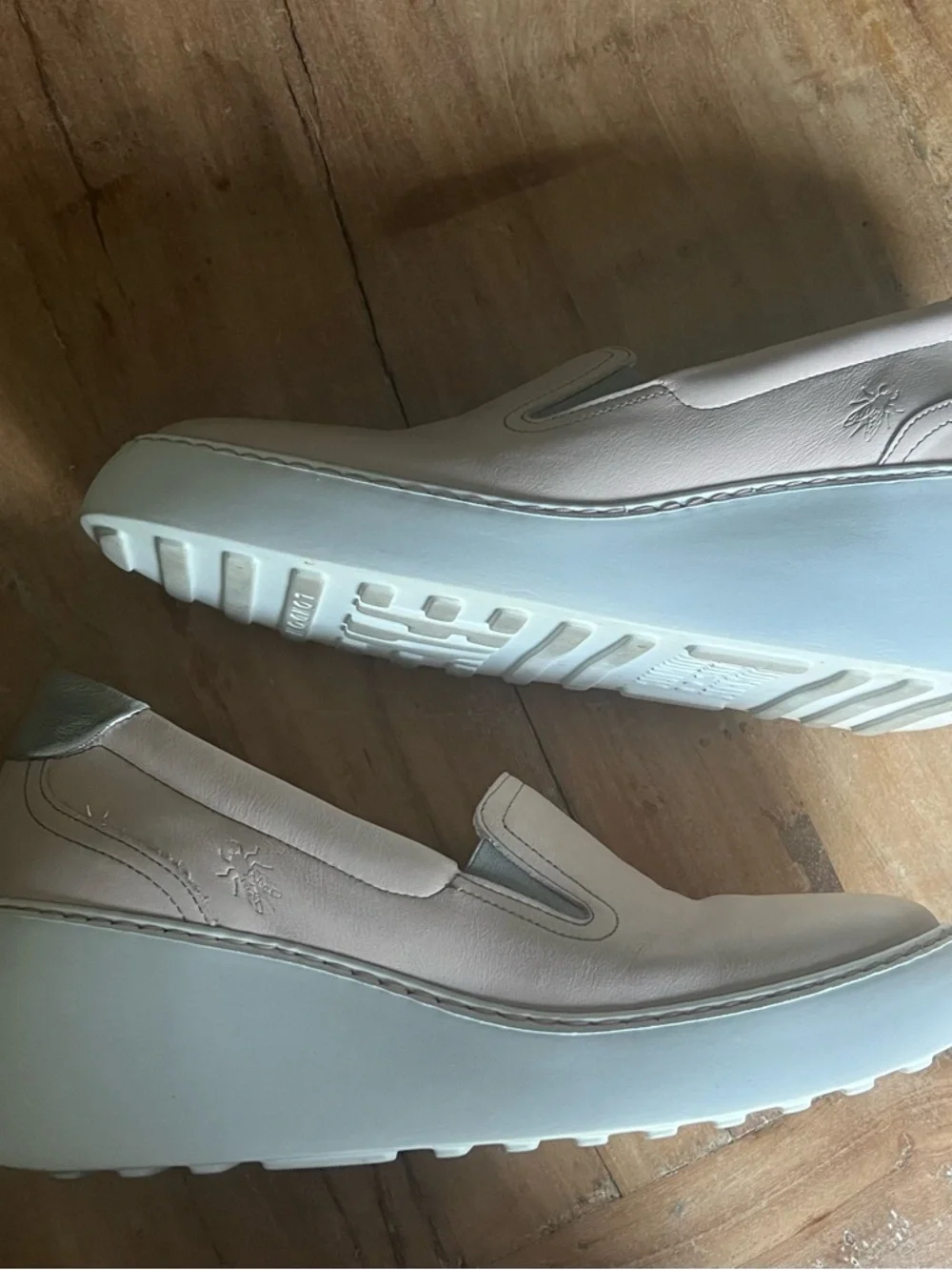 Size 10/11 Fly London Blush Pink Slip-On Platform Sneakers with Silver Accent - Picture 2 of 4